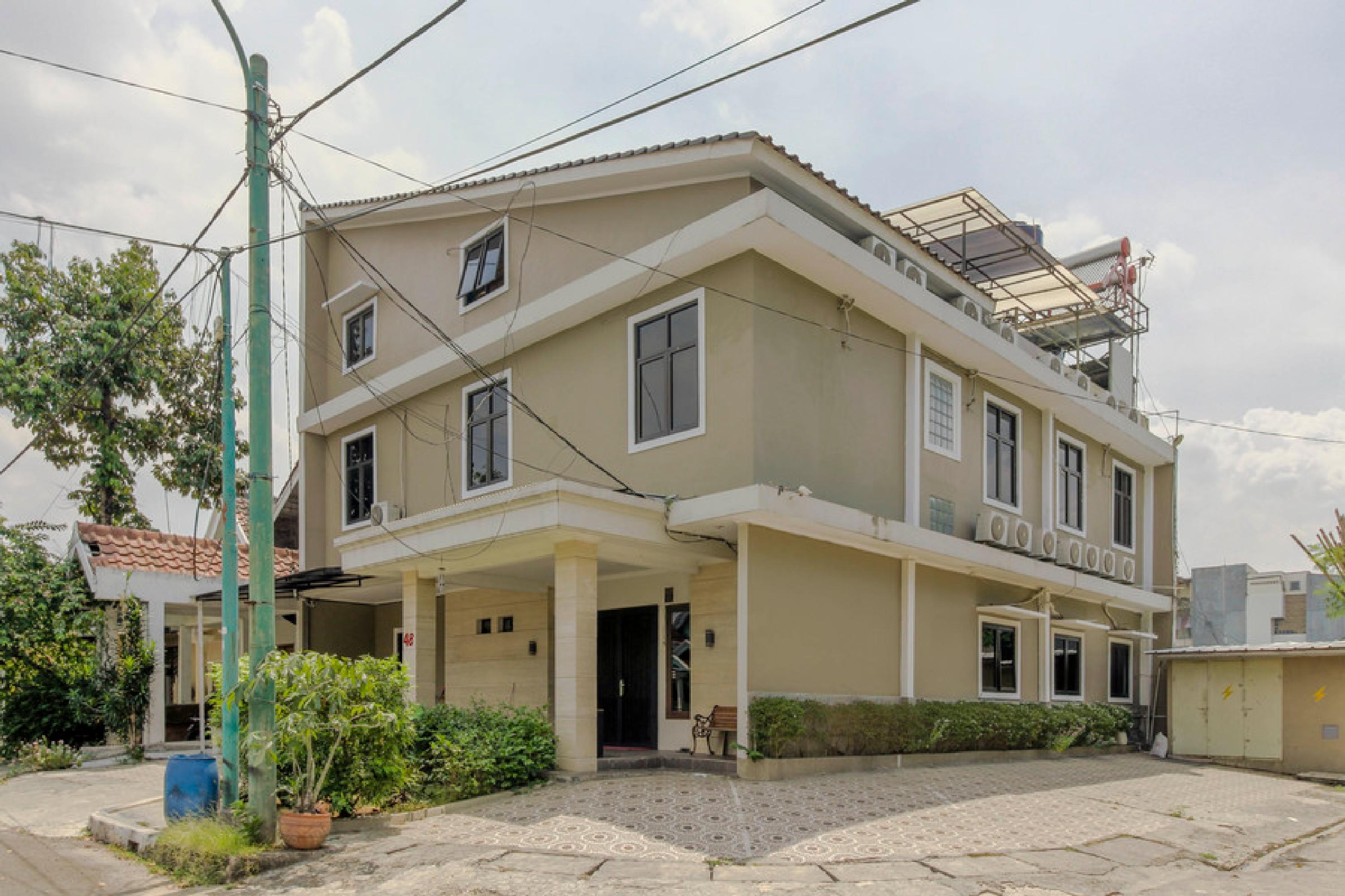 Reddoorz Plus Near Lippo Cikarang Mall ブカシ エクステリア 写真