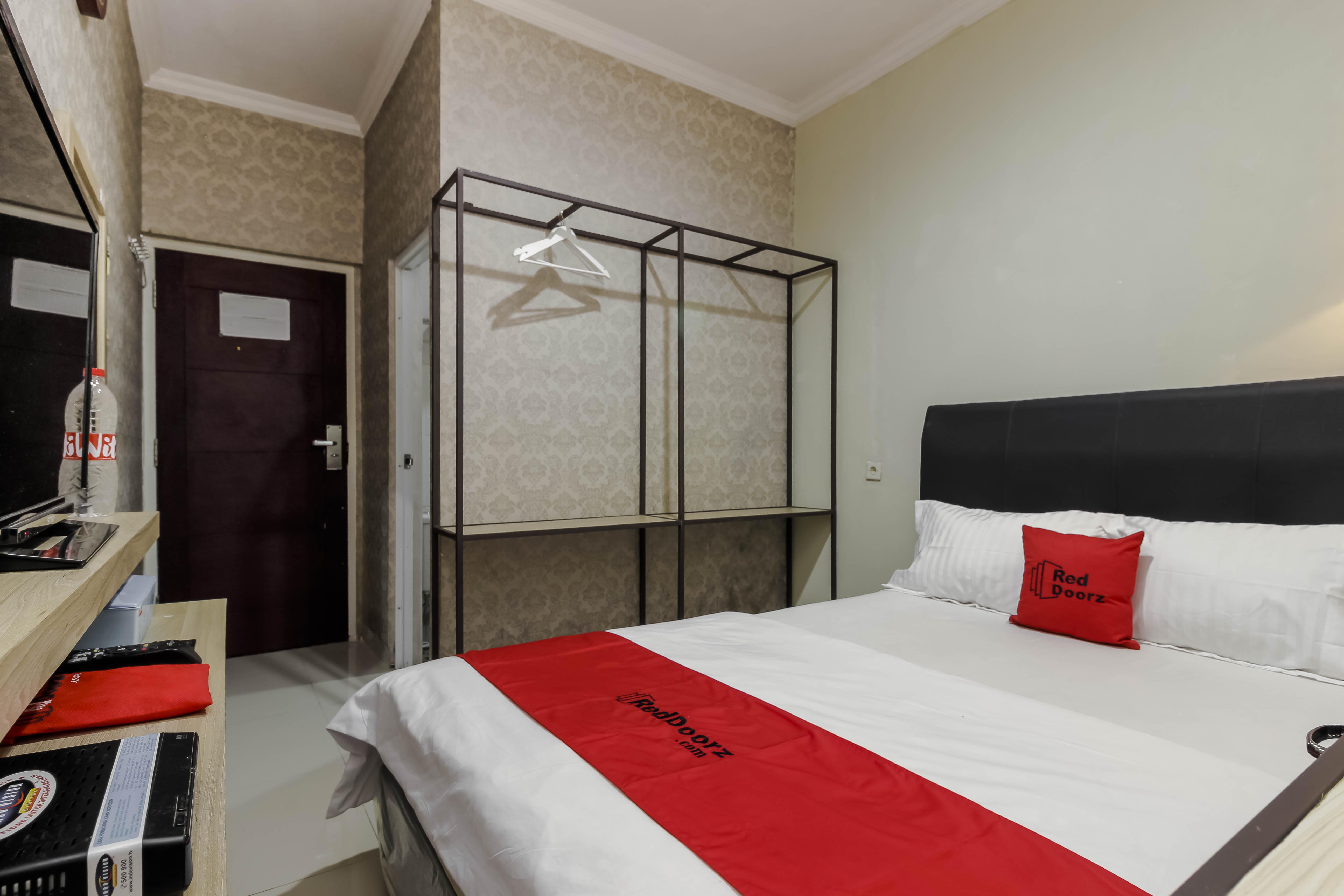 Reddoorz Plus Near Lippo Cikarang Mall ブカシ エクステリア 写真