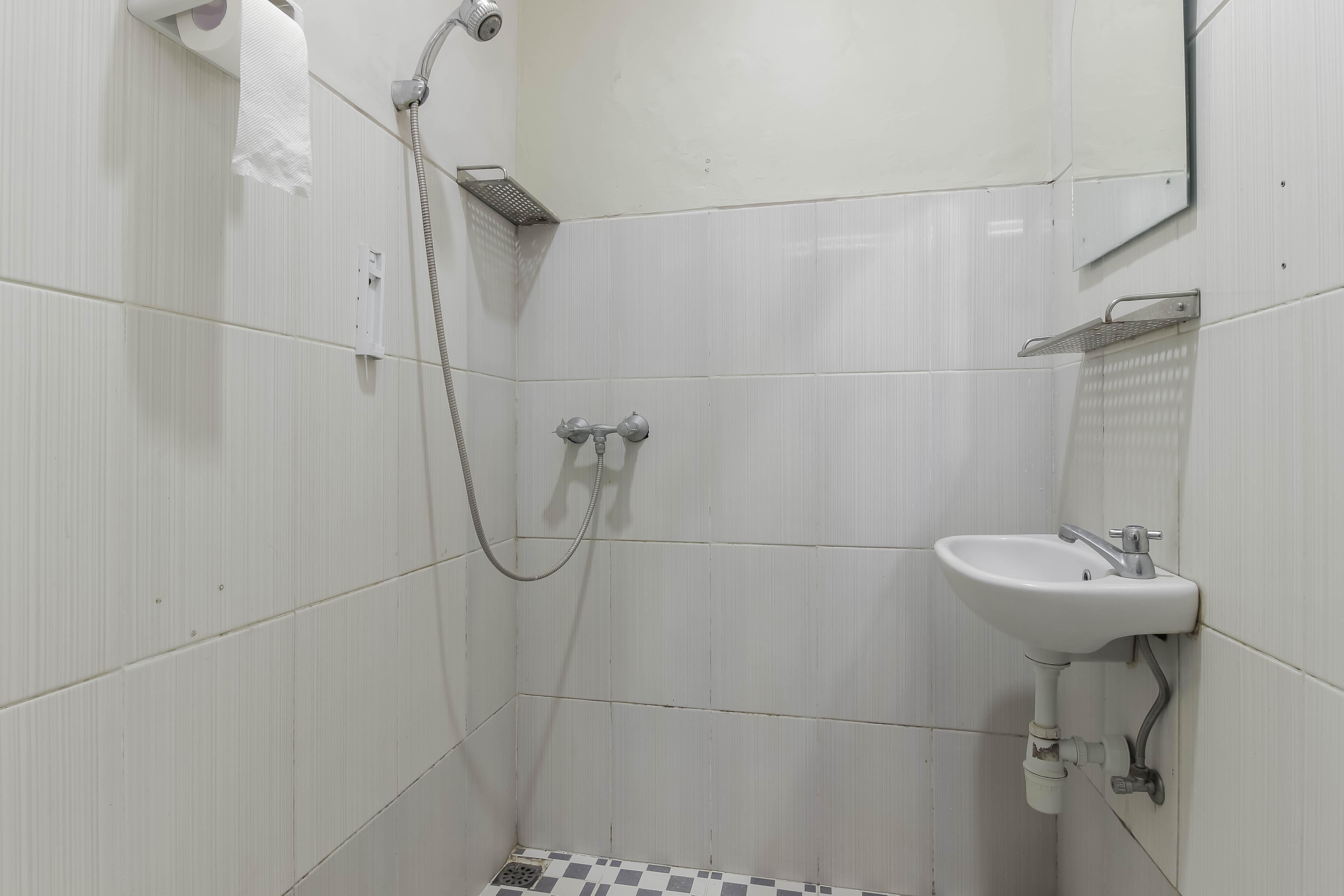 Reddoorz Plus Near Lippo Cikarang Mall ブカシ エクステリア 写真