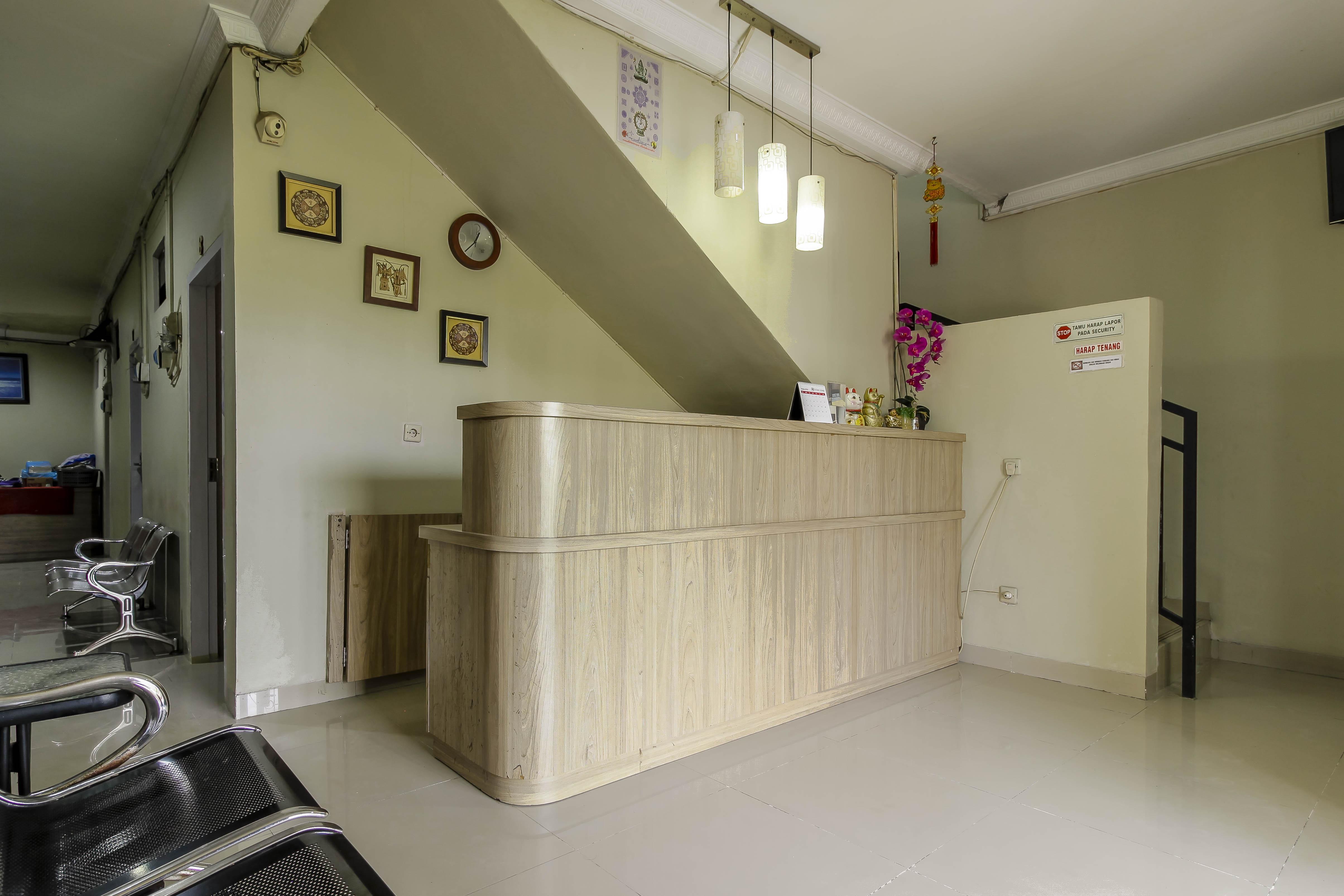 Reddoorz Plus Near Lippo Cikarang Mall ブカシ エクステリア 写真